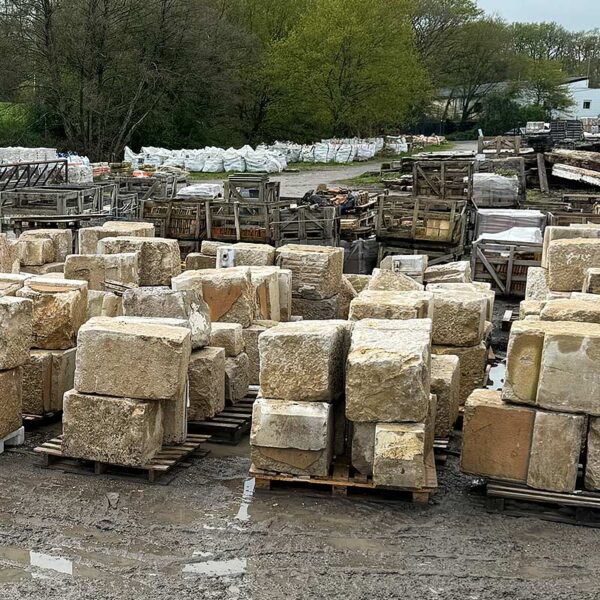 Bloc de soutènement en pierre de taille