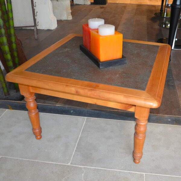 table basse carrée en bois et ardoise