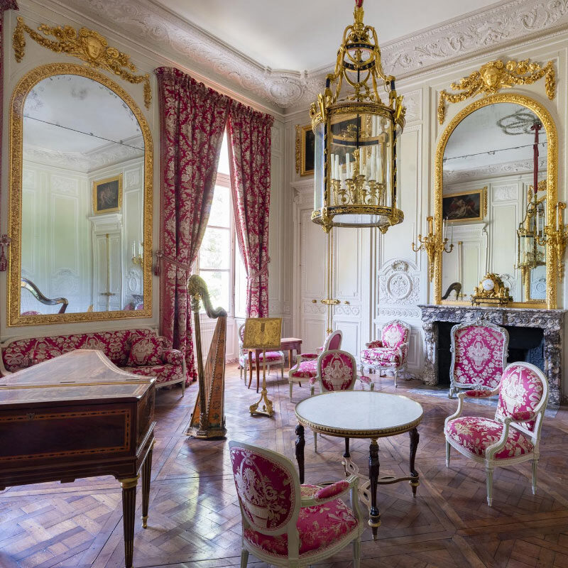 salon de compagnie style transition au petit trianon versailles