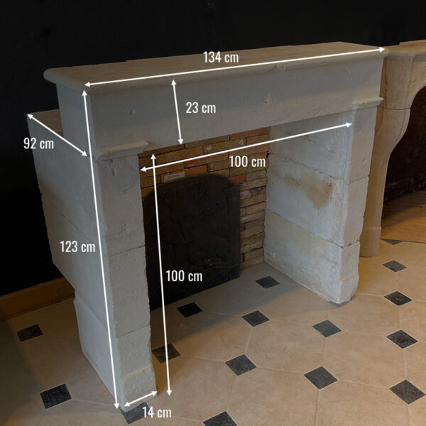 dimensions cheminée campagnarde ancienne en pierre calcaire