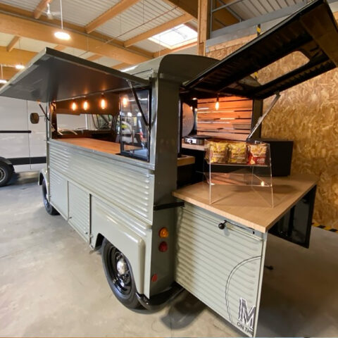 Plancher wagon ancien dans foodtruck