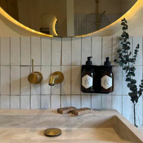 inspiration vasque dans une salle de bain naturelle